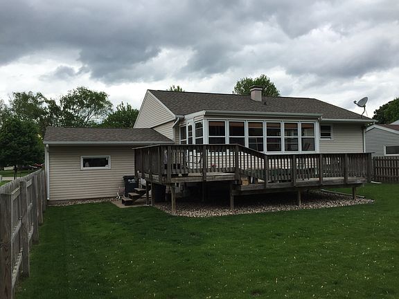 3rd image of 1200 Shorewood Dr