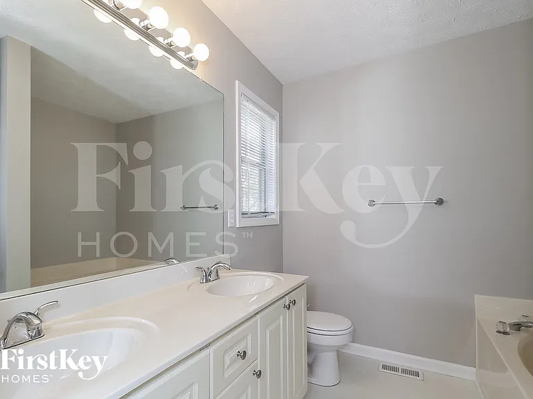 142 N Springs Dr — Photo 7