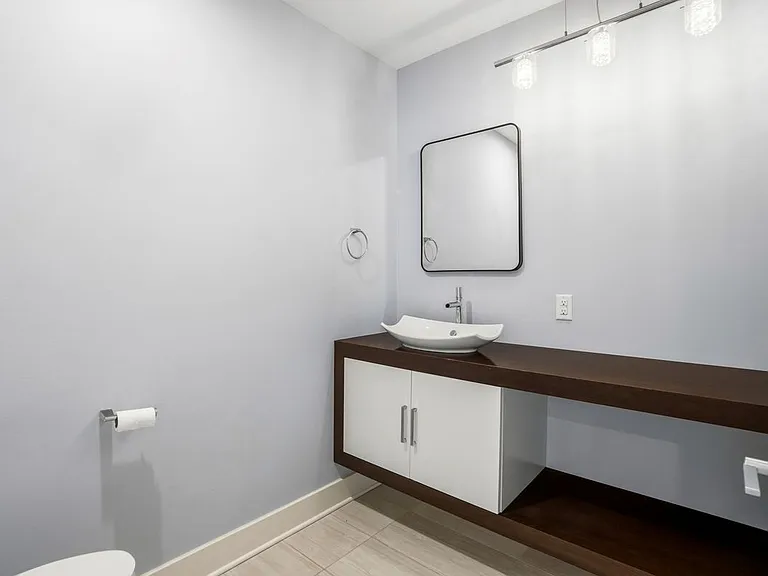 4515 N Lake Dr — Photo 8