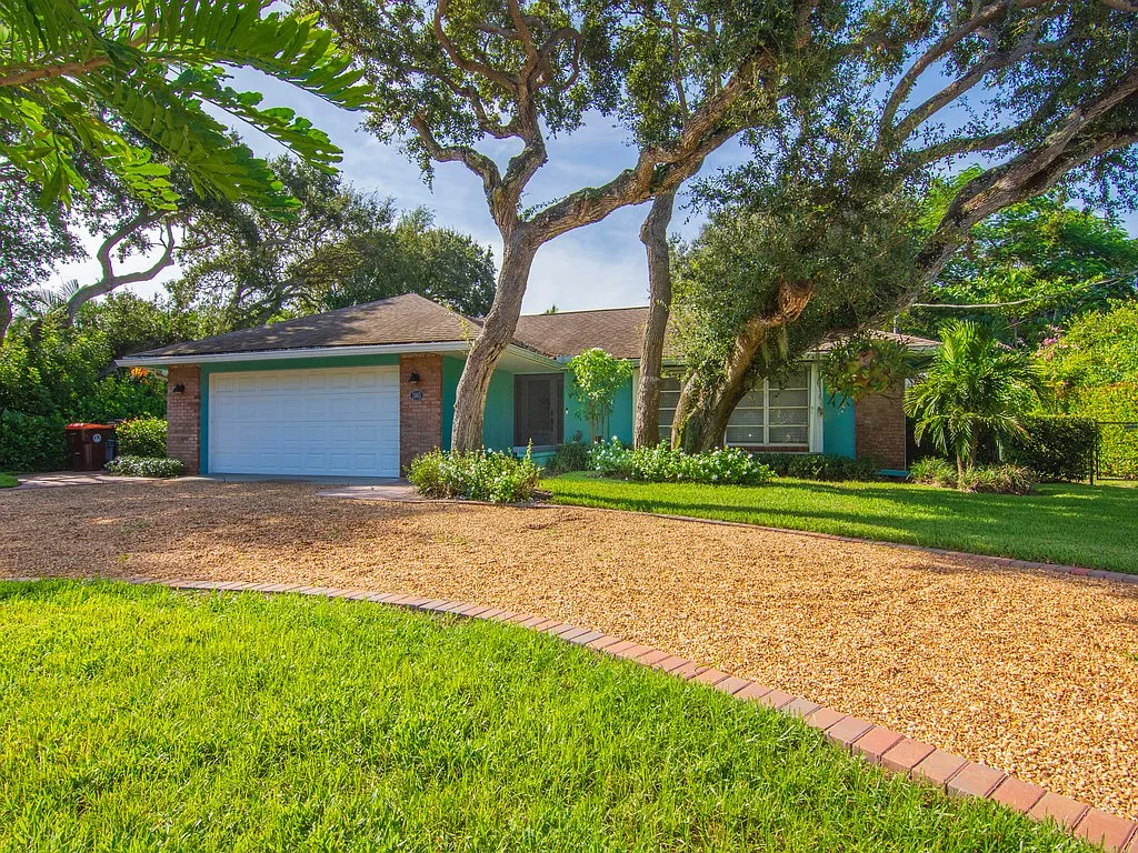 3 bed, 1956 sqft, $8,500 — Photo 2