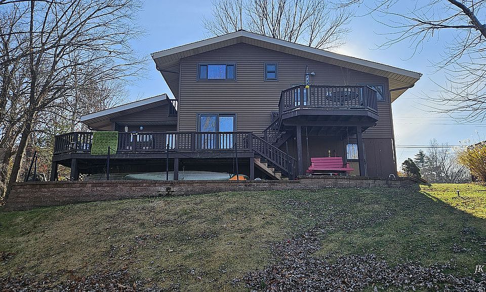 2nd image of 25 E Lakewood Dr