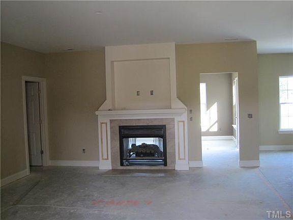 4th image of 19 Seahorse Ct