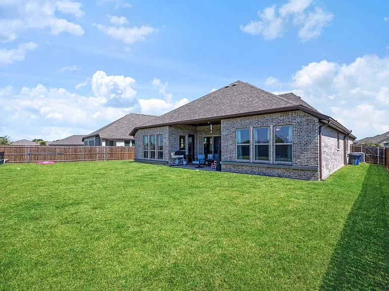 209 Chesapeake Dr — Photo 8