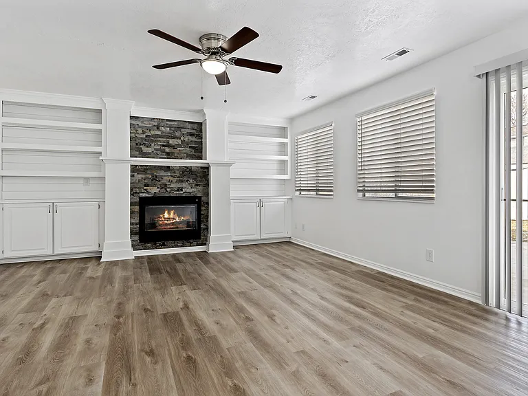 1806 N 350 W — Photo 20