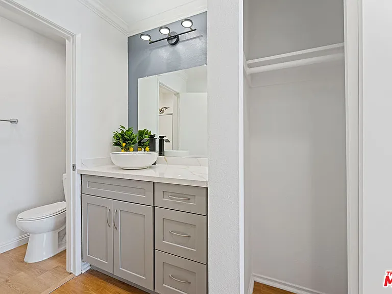 5325 Newcastle Ave #312 — Photo 13