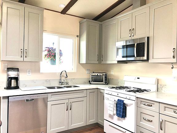 5th image of 12019 Sylvester St