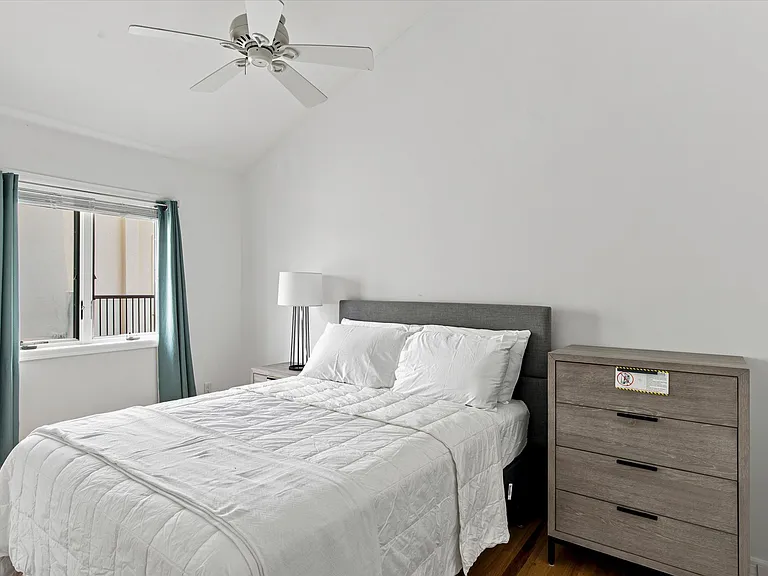 717 Dune Rd — Photo 17