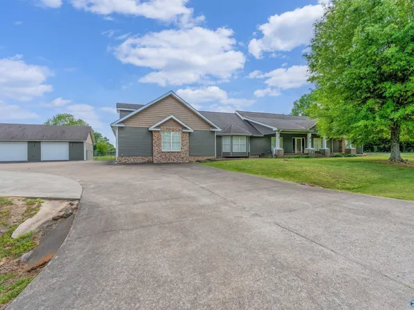 1105 Hammonds Rd, Fyffe, AL 35971