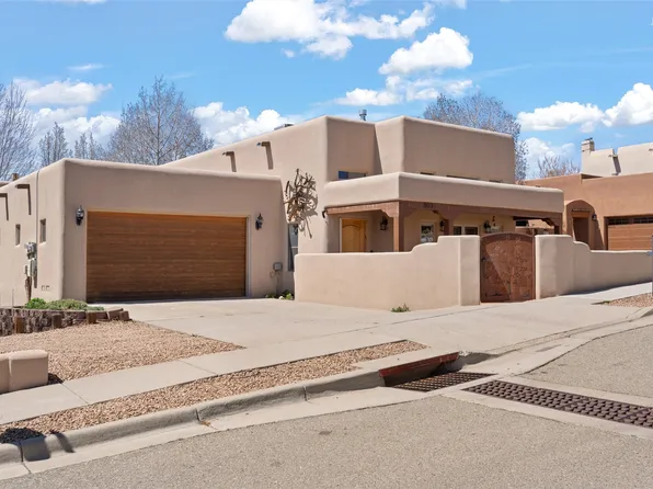 200 Vuelta Roble, Santa Fe, NM 87501