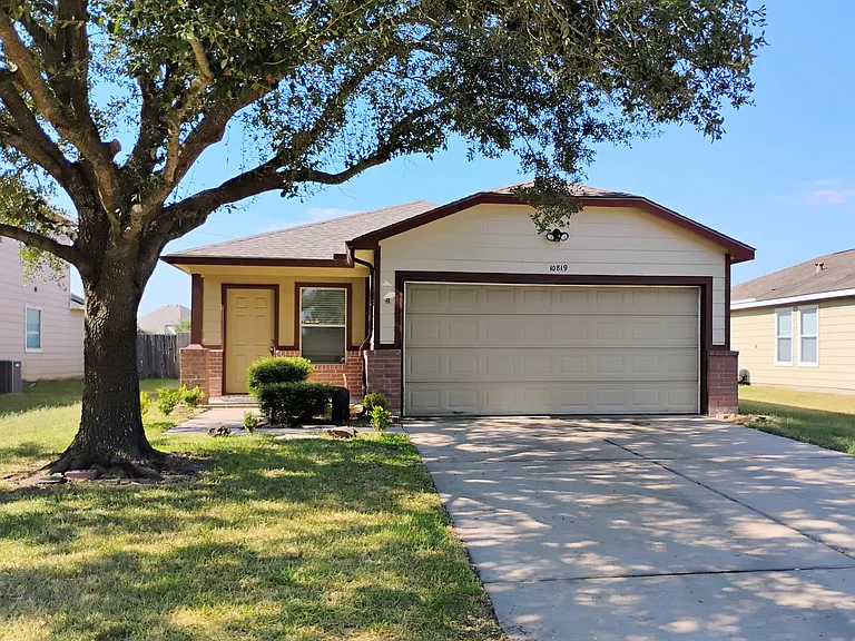 10819 Barker Gate Ct — Photo 2