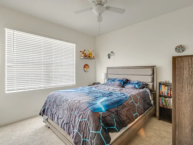 1075 Trinity St — Photo 16