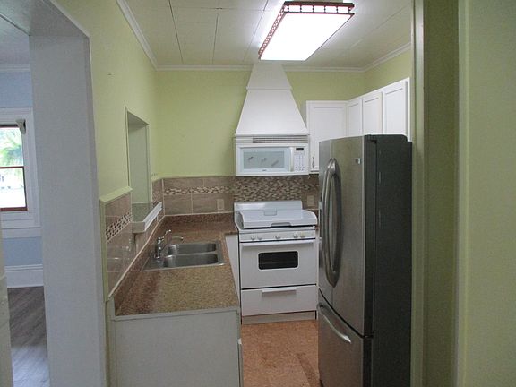 3rd image of 2 Reading Ave #3