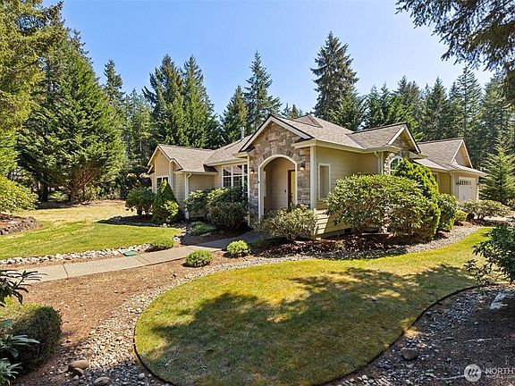 3rd image of 51 E Vine Maple Lane