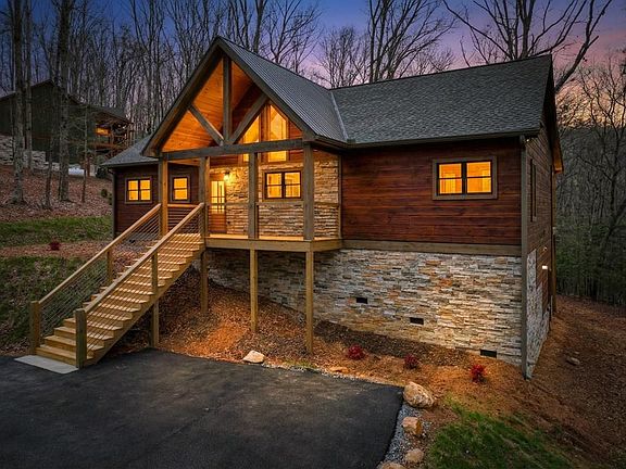 2nd image of 223 Bent Wood Ln