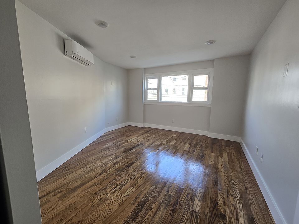 2nd image of 33 Adams St #11R