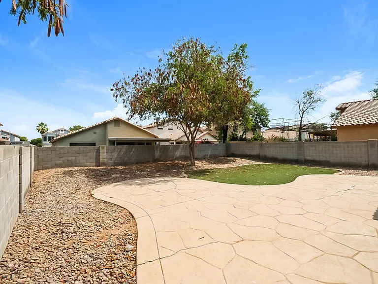 2024 E Appaloosa Rd — Photo 16
