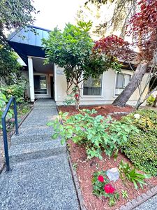 1601 102nd Pl NE #E-2, Bellevue, WA, 98004