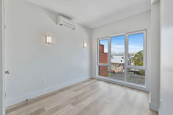 Rented by ERNY LLC | media 44