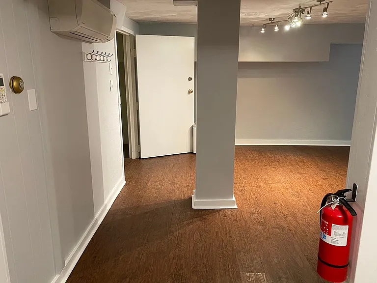 1002 N Aurora St — Photo 8