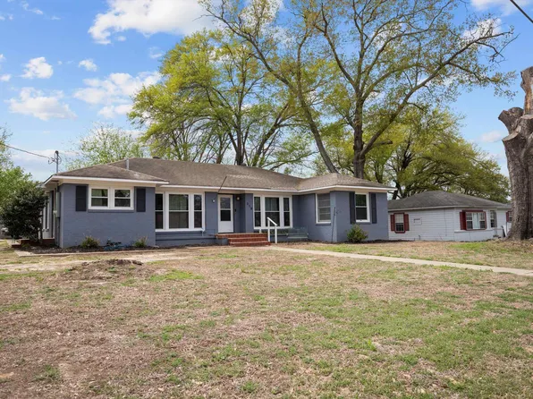 319 E Hubbard St, Lindale, TX 75771