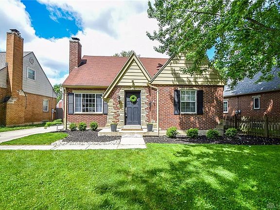 4th image of 1007 Warwick Pl