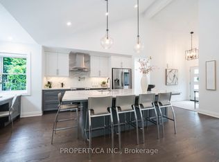 1533 Rometown Dr, Mississauga, ON L5E2T8