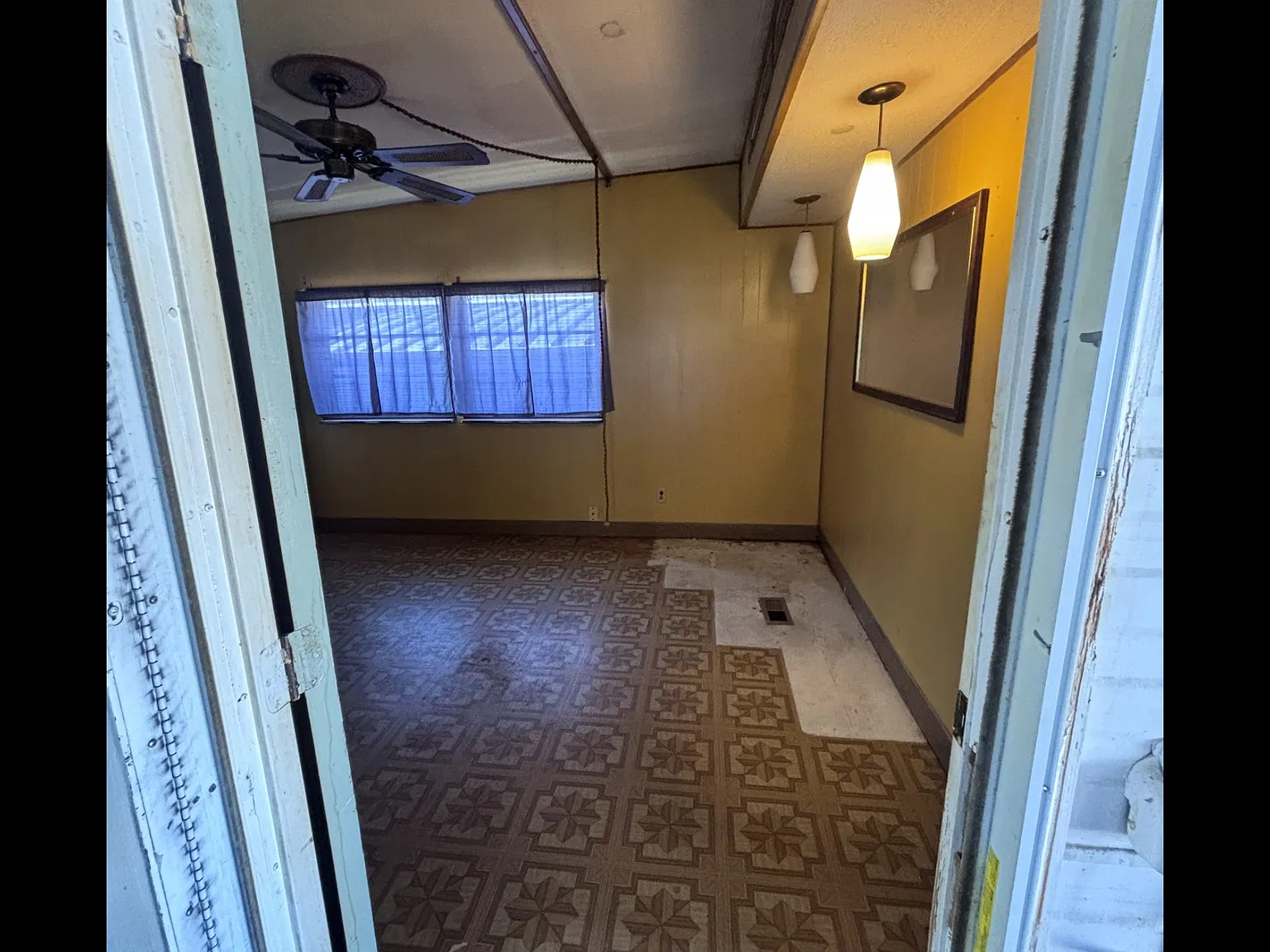 2 bed, 1.5 bath, 728 sqft, $350 — Photo 4