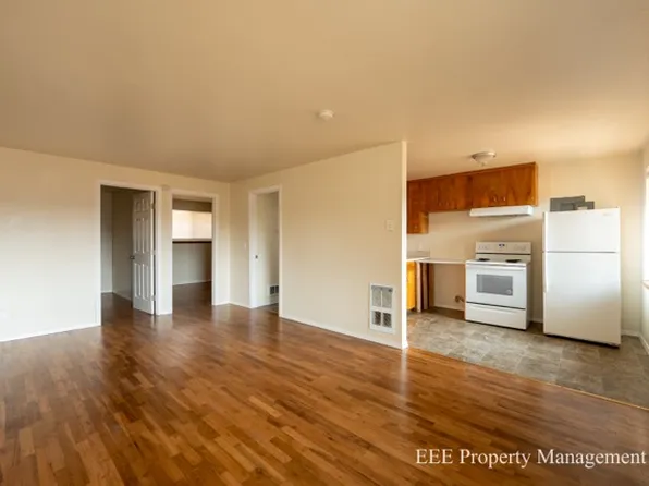 19207 60th Ave W #8, Lynnwood, WA 98036
