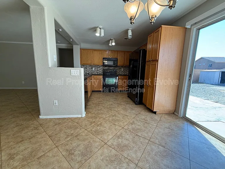 22621 W Yavapai St — Photo 5
