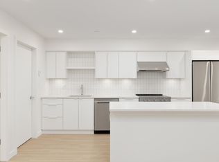 5451 Columbia St, Vancouver, BC V5Y 0B6
