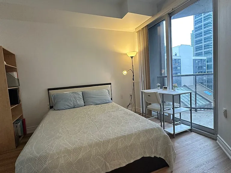 85 Bloor St E #1114 — Photo 7