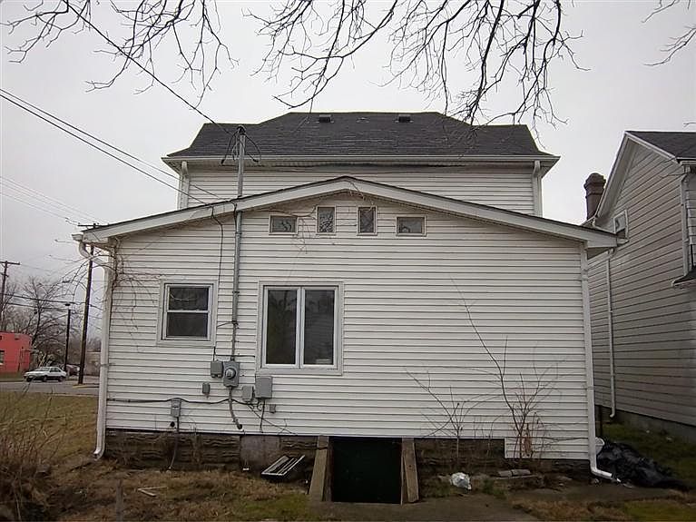 2nd image of 2608 E 2nd St