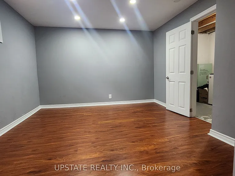 217 Kingswood Dr — Photo 18