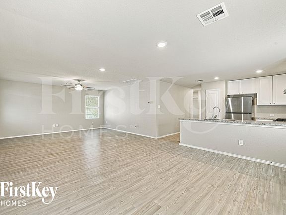 3rd image of 9212 Griffith Run