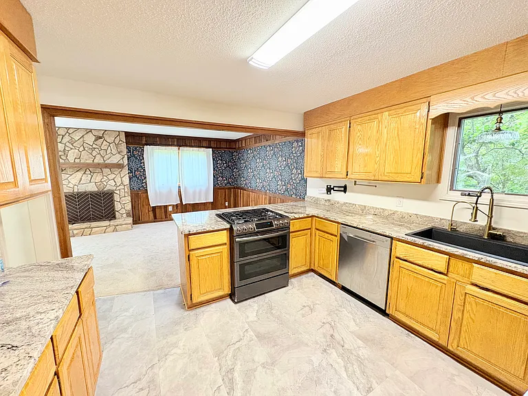 105 Shaftsbury Rd — Photo 11