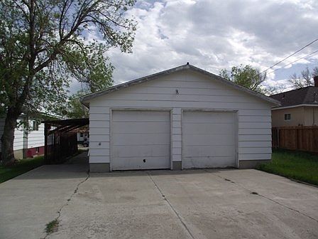 2nd image of 505 1st St SE