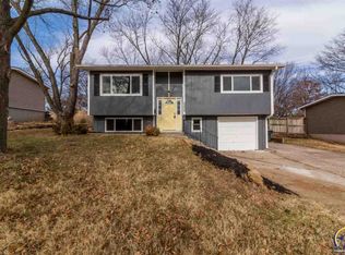 3200 SW 33rd Ter, Topeka, KS 66614