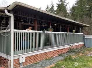 506 NW Crosby Ave, Oak Harbor, WA 98277