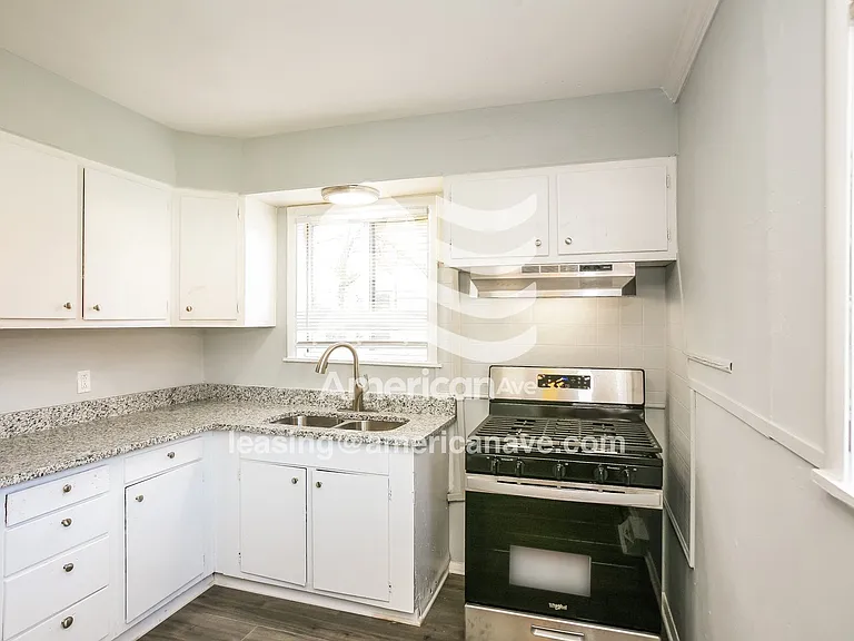 877911_007_kitchen_12742507.jpg