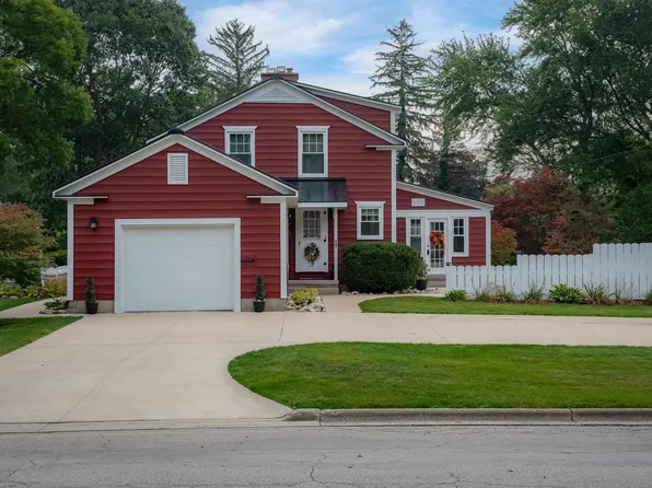 1417 Crescent Dr, Midland, MI 48640