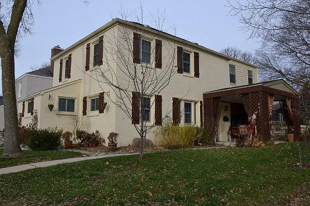 5567 Angle Ln photo 1