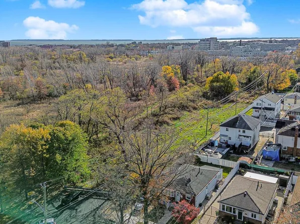 206 Benton Avenue image 27 of 30