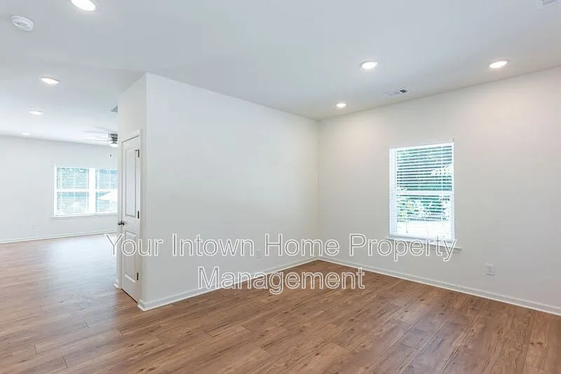 1 bed, 1.0 bath, 504 sqft, $950 — Photo 3