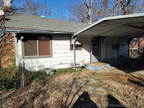 3rd image of 128 White Bass St