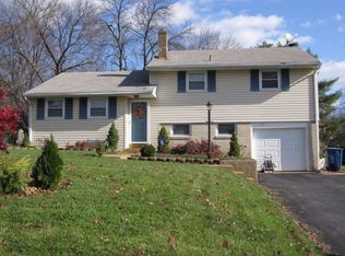 2529 Cedar Grove Ln, Norristown, PA 19403