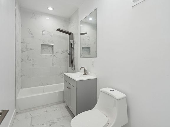 4th image of 5139 Pine St #1