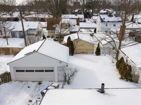 2nd image of 2600 16th St