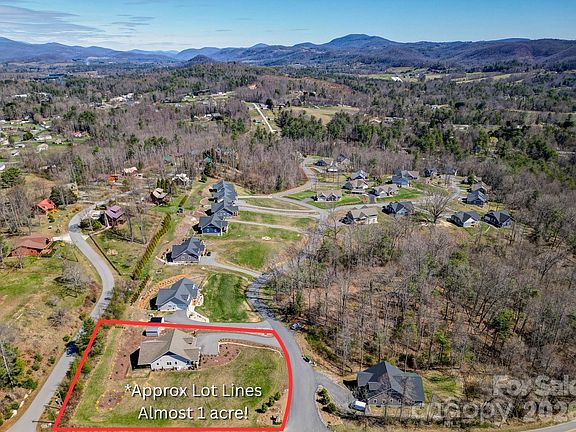 2nd image of 35 Cider Hill Ln