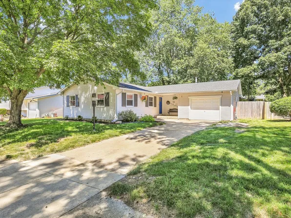 1810 Rebecca Dr, Champaign, IL 61821