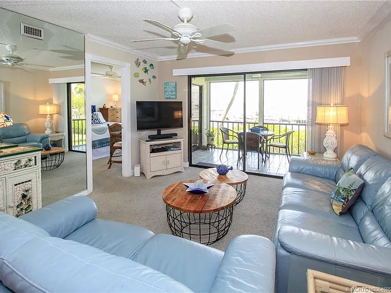 350 NE Edgewater Dr #202 — Photo 6